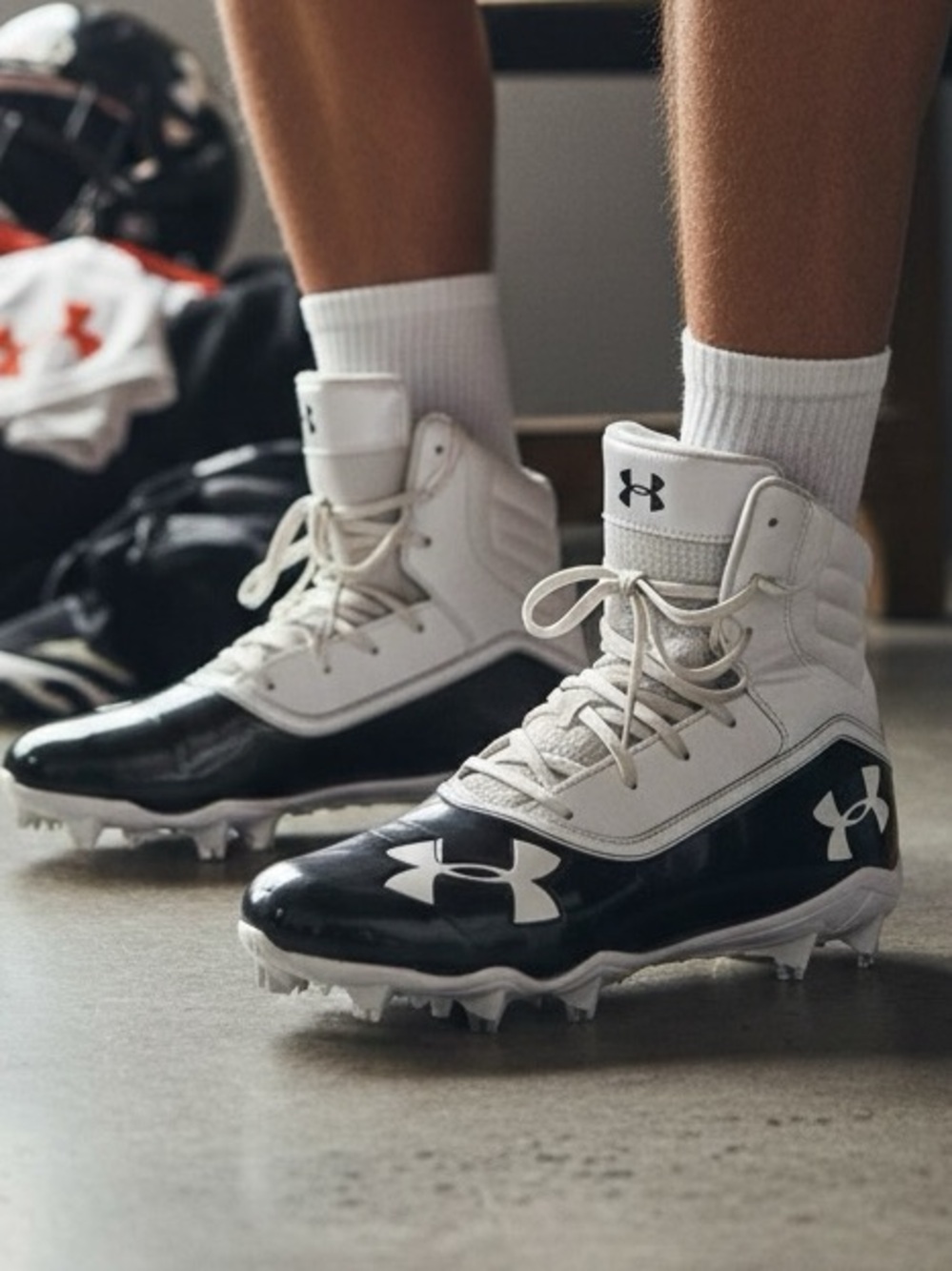 Under Armour Black and White baseball cleats size 10.5
